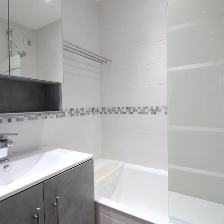 Renove 2 Pieces, 6 Personnes, Pied Des Pistes, Proche Commerces Et Services, Parking Inclus - Fr-1-572-132 * Araches-la-Frasse